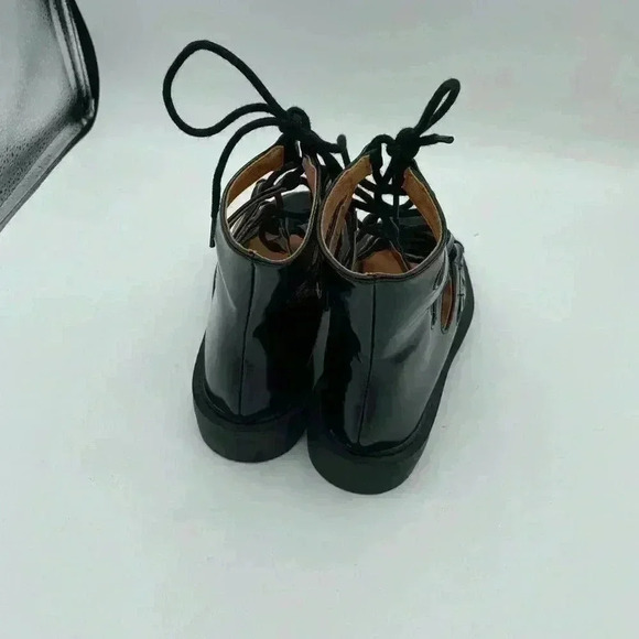 Urban Outfitters Women’s Patent Leather Open Toe Shoes Size 6 - Picture 2 of 6